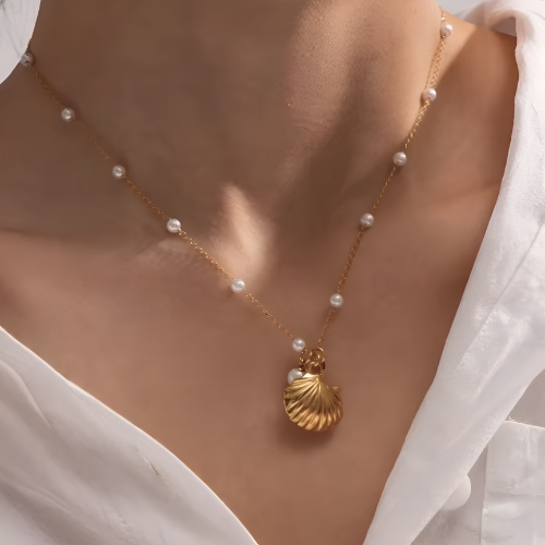 Shell Pearl Necklace